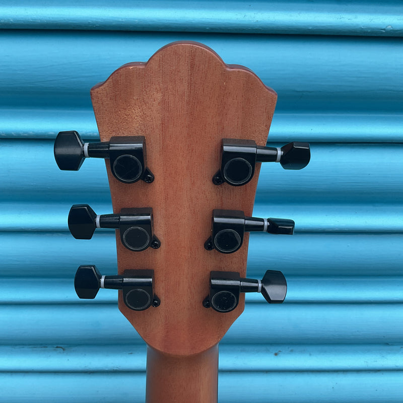 Washburn Bella Tono Suprema SC40SCE Studio Cutaway Electro-Acoustic Guitar