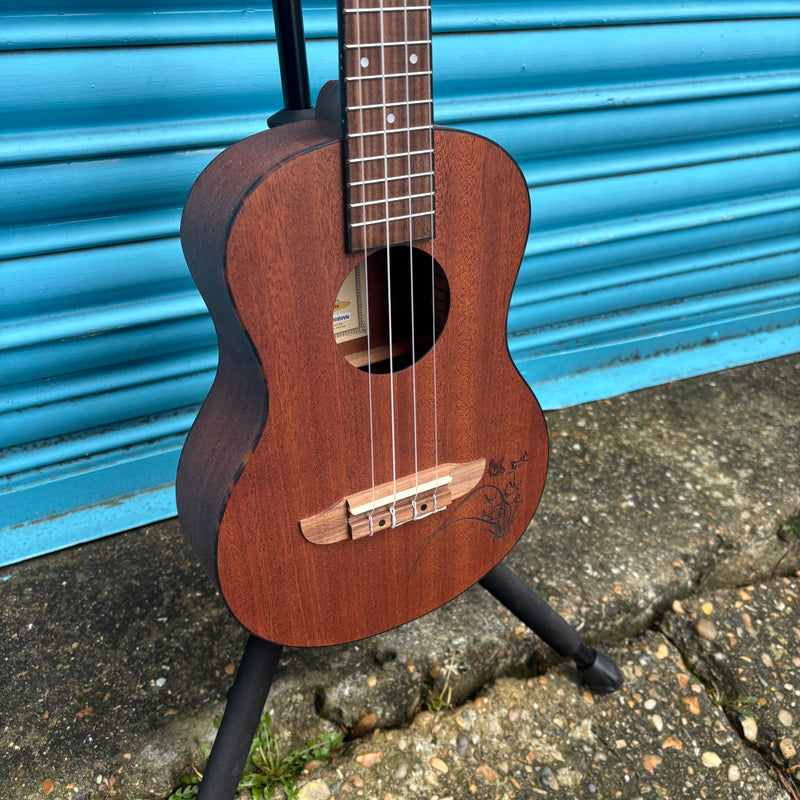 Ortega Bonfire Series Tenor Ukulele Sapele Natural RU5MM-TE