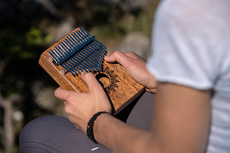 MEINL Sonic Energy Sound Hole Kalimba, 17 Tone, mahogany matte