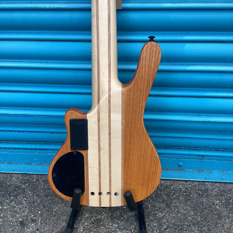 Mahalo MEB1 Solid Electric Bass Ukulele With Padded Gig Bag