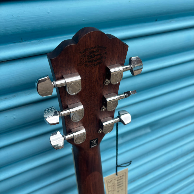 Washburn D10S Heritage 10 Series Dreadnaught Acoustic Guitar