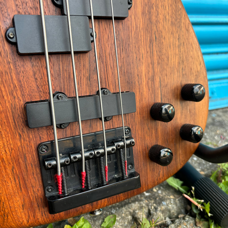 (Pre- Loved) Vintage Active Fretless Bass