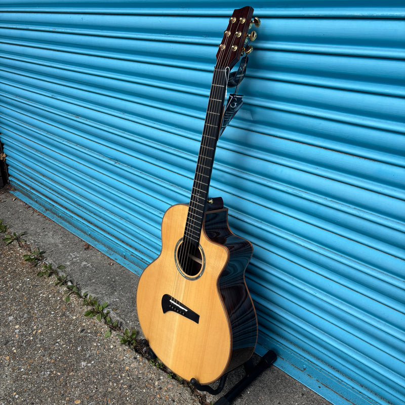 Tanglewood TSR2C Master Design Electro Acoustic Guitar inc. Hard Case