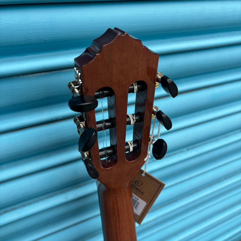 ORTEGA Student Series 1/2 Classical Guitar  - Natural
