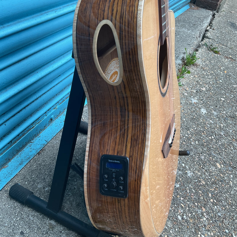 Washburn Bella Tono Suprema SC40SCE Studio Cutaway Electro-Acoustic Guitar