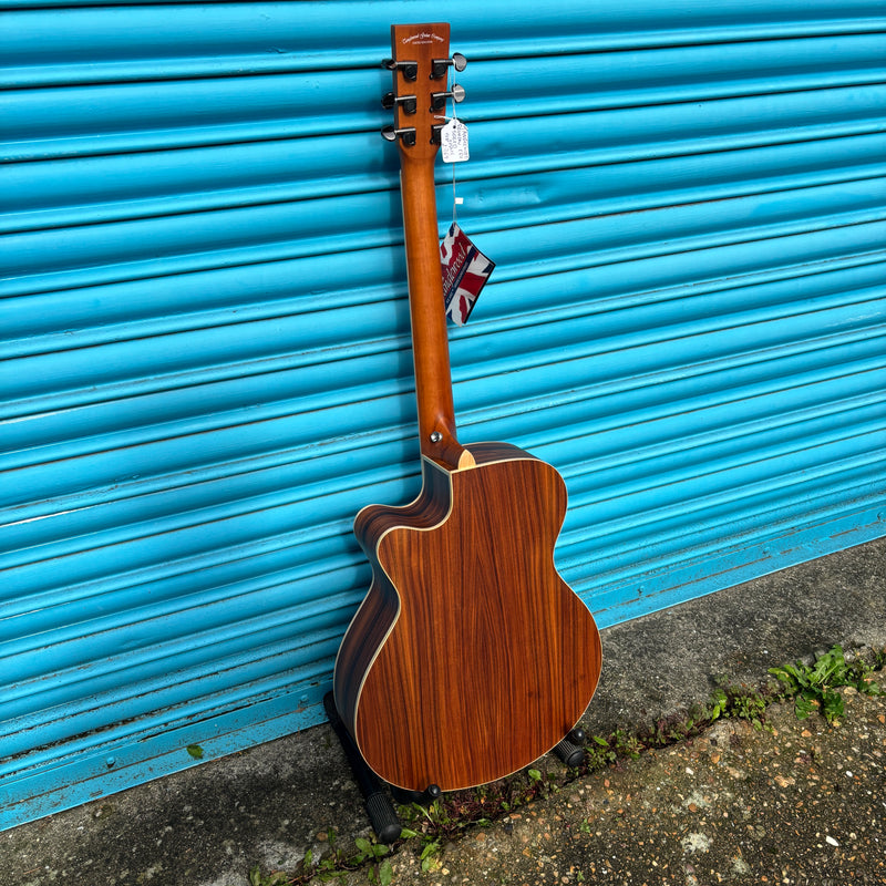 Tanglewood Reunion Pro TRU4CEAS Solid Spruce Top Electro-Acoustic Guitar w/Cutaway