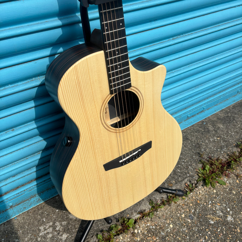 Enya EGA-X1 Pro EQ Electro- Acoustic Guitar With Effects Inc. Padded Gig Bag and Accessories