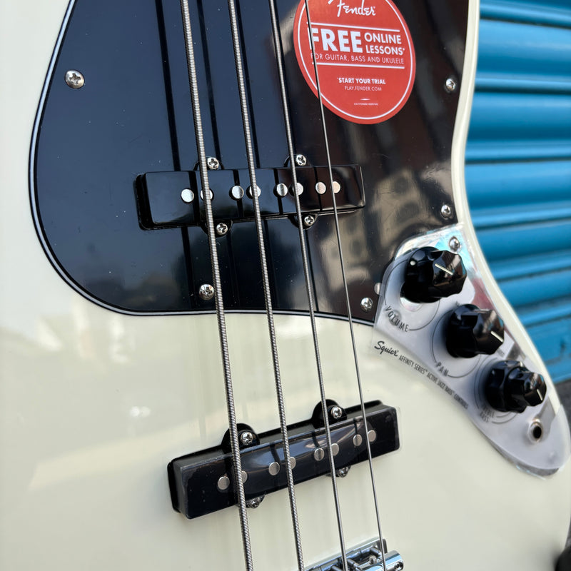 Squier Affinity Series Active Jazz Bass Guitar in Olympic White