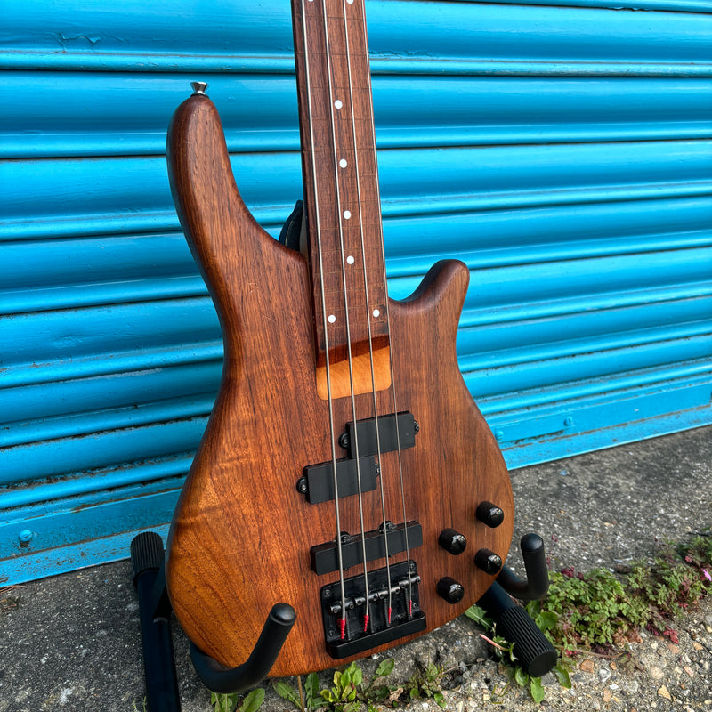 (Pre- Loved) Vintage Active Fretless Bass