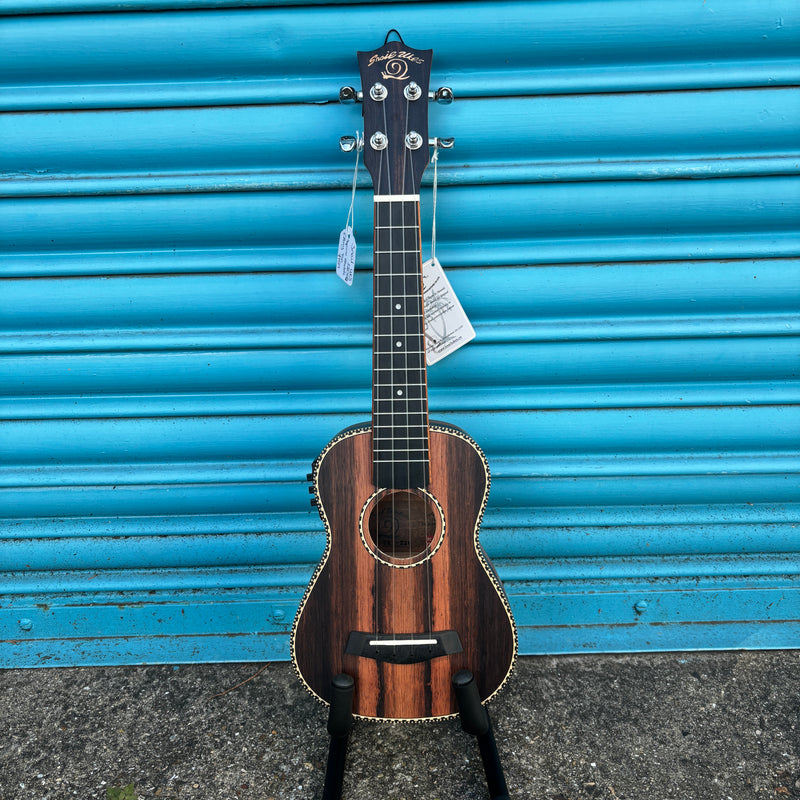 Snail UKS-220EQ Ebony Soprano Ukulele, Inc. Gig Bag