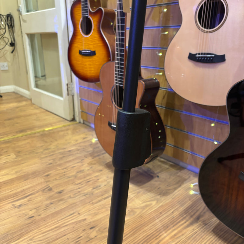 Tanglewood Universal Guitar Stand with Auto-Lock Cradle