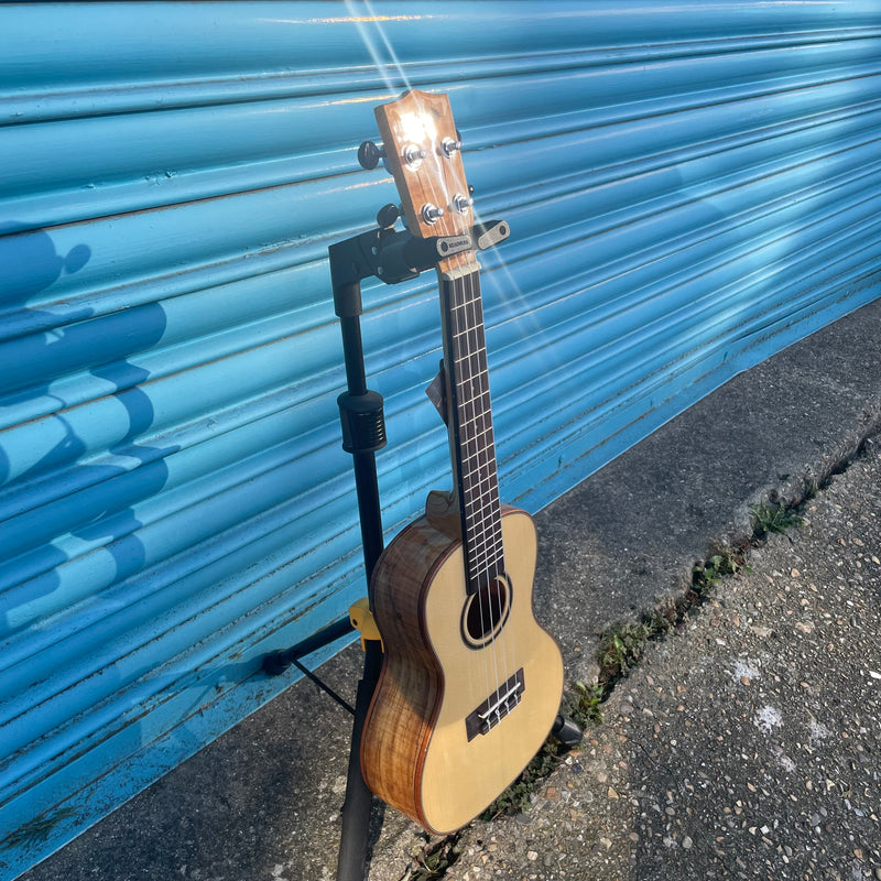 Kala KAFMCG2006 Solid Spruce Top Concert Ukulele