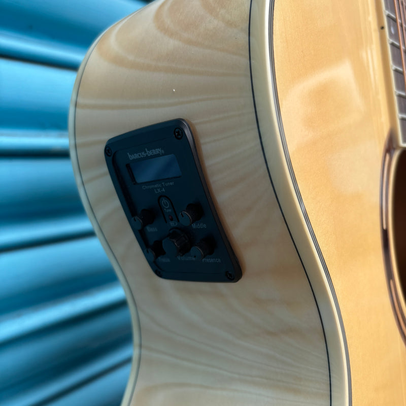 Washburn AG40CE Apprentice Series Grand Auditorium Electro Acoustic Guitar