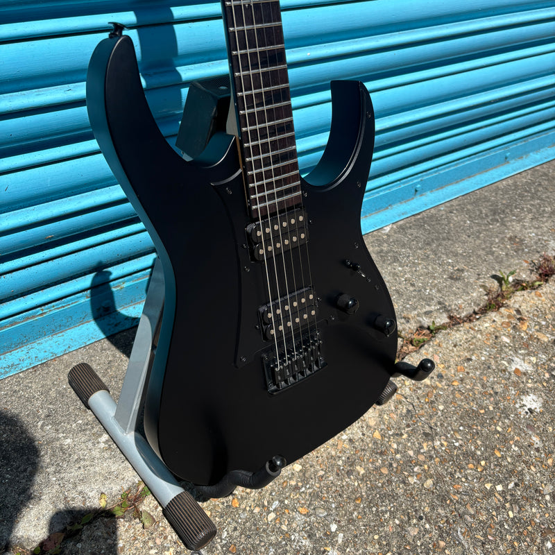Pre-Loved Ibanez Gio Stealth Black Flat Electric Guitar
