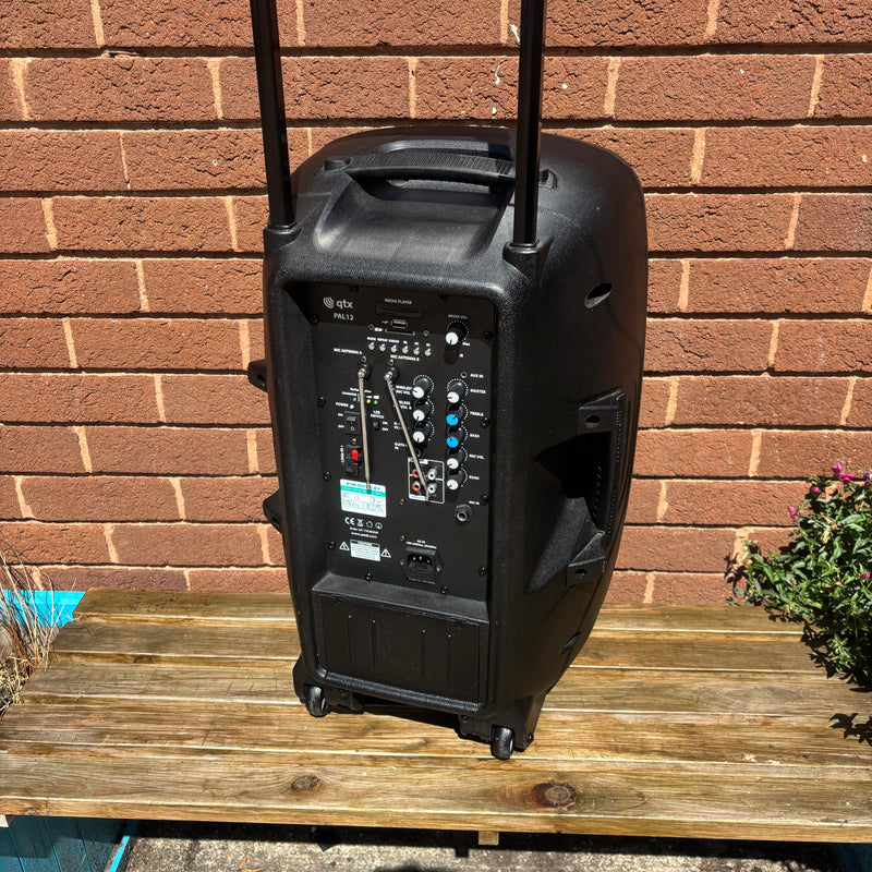 Pre Loved QTX PAL 12 Busker Amp with 2 Wireless Mics