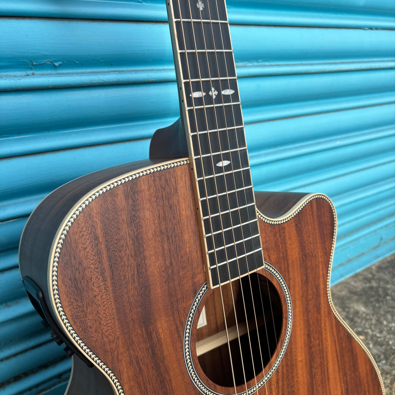 Tanglewood Reunion Pro TRU4CEAK Solid Spruce Top/Koa Vaneer Electro-Acoustic Guitar w/Cutaway