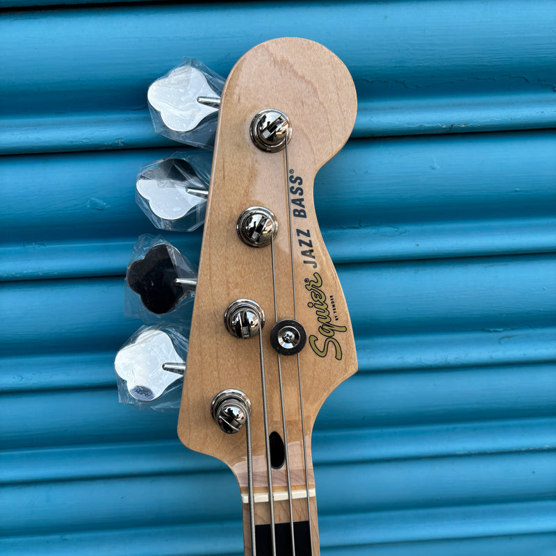 Squier Affinity Series Active Jazz Bass Guitar in Olympic White