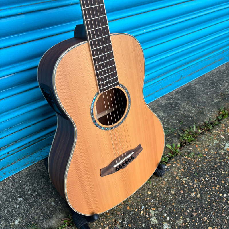 Tanglewood TSC8E Sundance Classic Parlour Electro-Acoustic Guitar