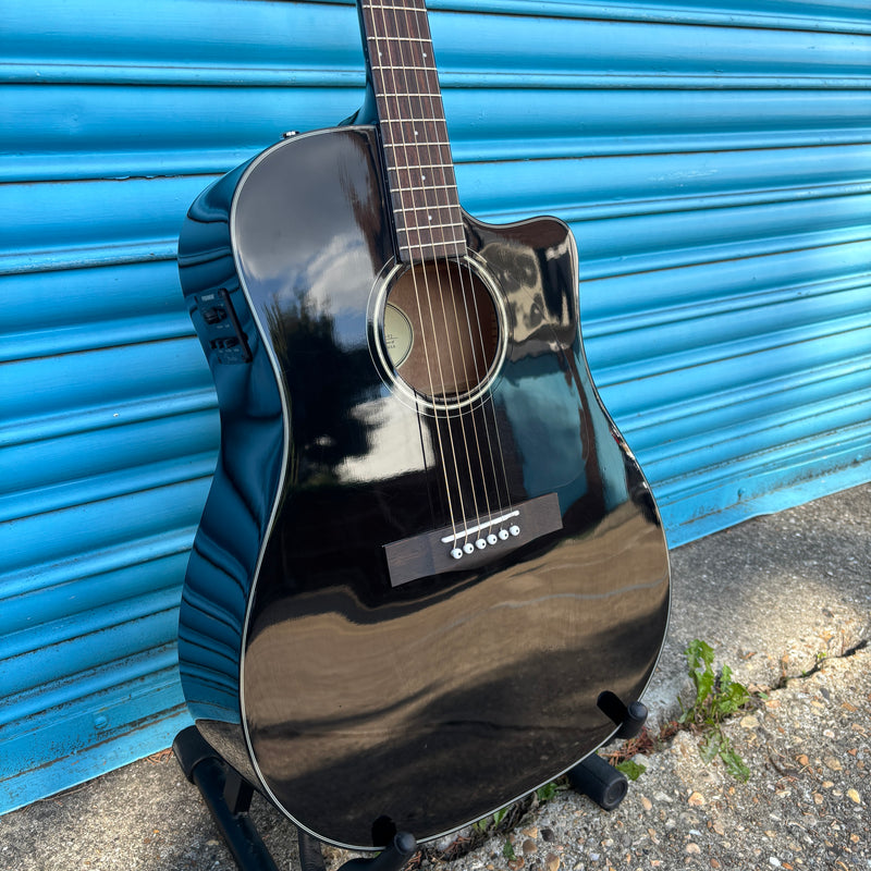 Pre-Loved Fender CD-60CE BLK-DS-V2 Dreadnought Acoustic Guitar Inc Padded Gig Bag