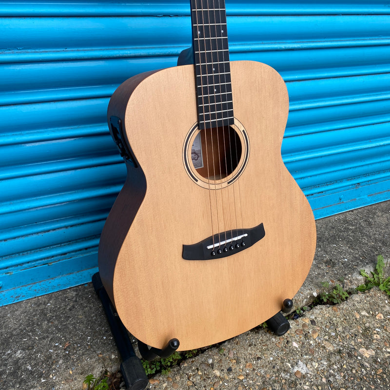 Tanglewood  TWR2-Mini Roadster II Electro-Acoustic