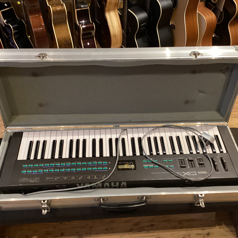 Yamaha DX21 Vintage Synthesiser Pre Loved including Hard Case