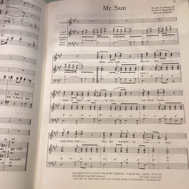 (B-Stock) Marvin, Welch and Farrar - Vocal, Piano, Guitar and Bass Parts (Standard Notation)