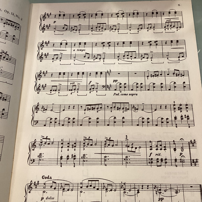 (Pre-Loved) The Young Pianist's Grieg - A Collection of the Easier Oiano Works in their Original Form - Harry Dexter