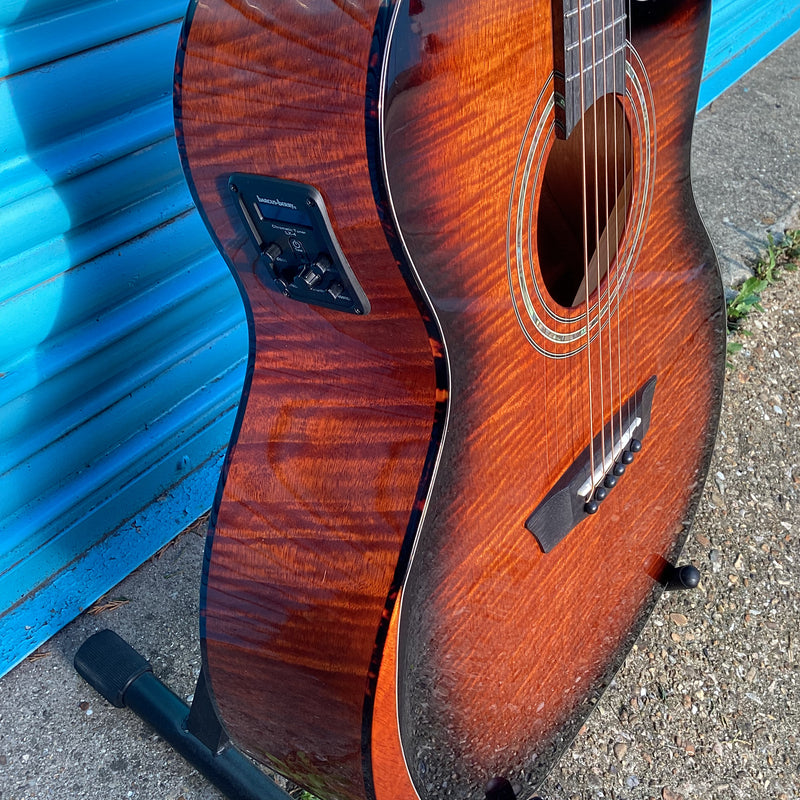 Washburn Comfort WCG12FCE Electro Acoustic Guitar with Cutaway in Cognac Sunburst