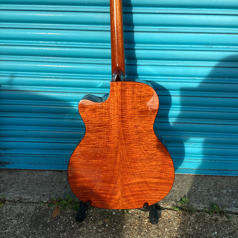 Washburn Comfort WCG12FCE Electro Acoustic Guitar with Cutaway in Cognac Sunburst