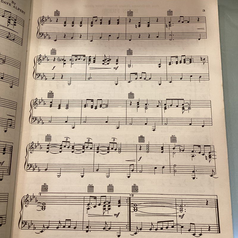 (Pre-Loved) The Fabulous Golden 40 Song Book - Voice and Piano