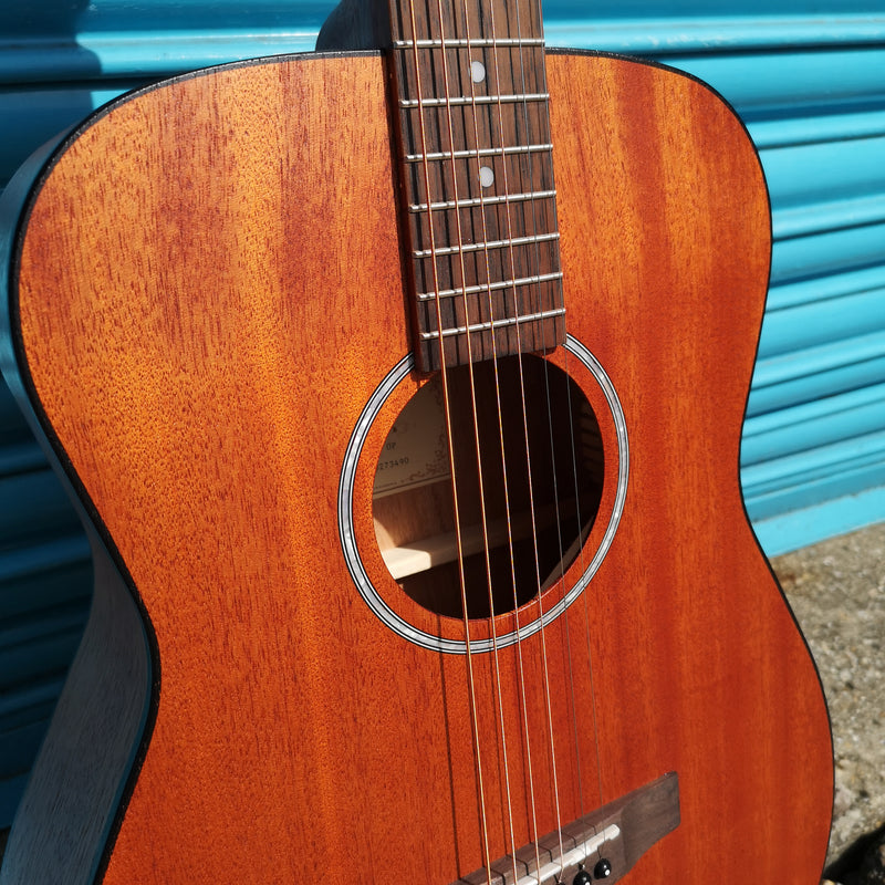 Cort AD Mini Mahogany Acoustic Guitar  (incl. Gig Bag)