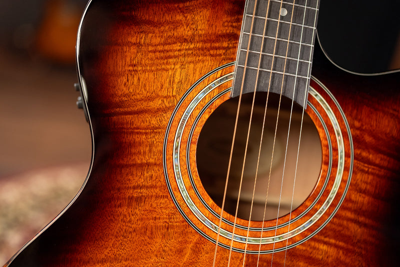 Washburn Comfort WCG12FCE Electro Acoustic Guitar with Cutaway in Cognac Sunburst