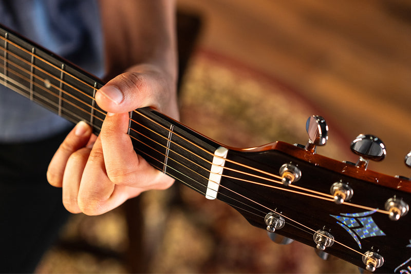 Washburn Comfort WCG12FCE Electro Acoustic Guitar with Cutaway in Cognac Sunburst