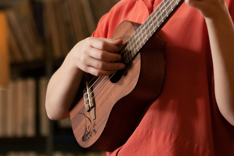 Ortega Bonfire Series Tenor Ukulele Sapele Natural RU5MM-TE