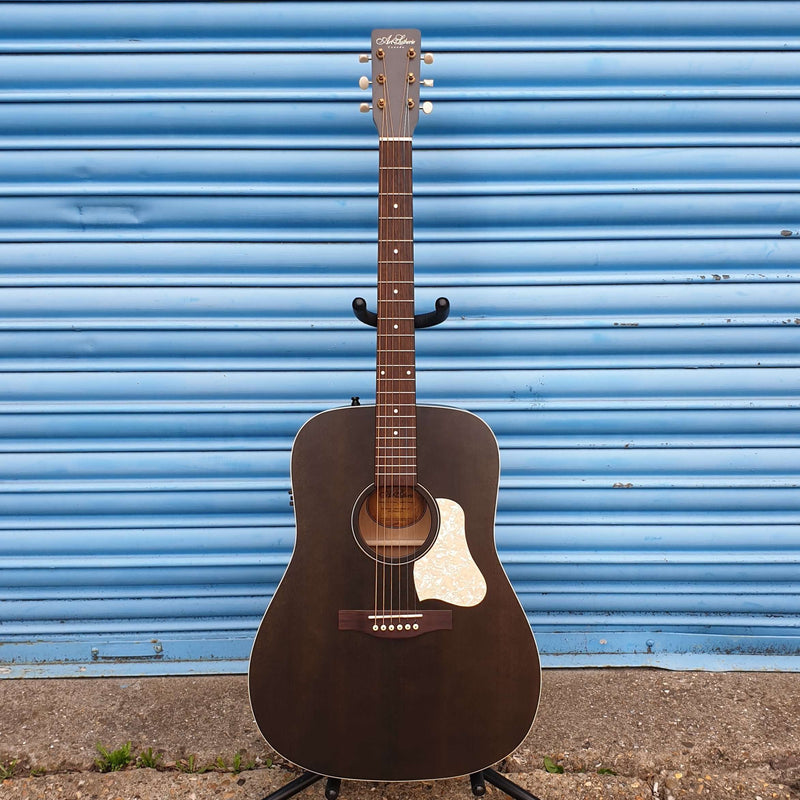 Art & Lutherie Americana Q1T Solid Top Electro Acoustic Guitar